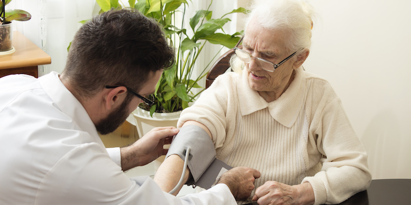 Geriatra – lekarz, który pomoże Twojemu podopiecznemu